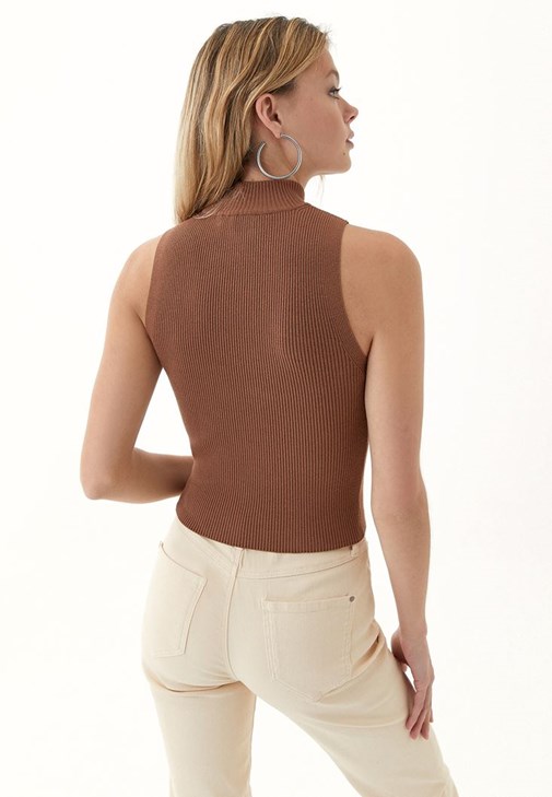 Triko Atlet ve Skinny Pantolon Kombini
