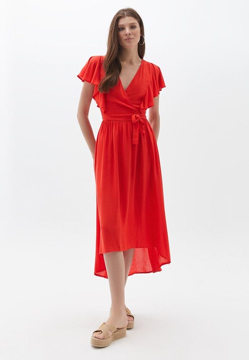 أحمر فستان متوسط الطول بتصميم ملتف على الصدر 