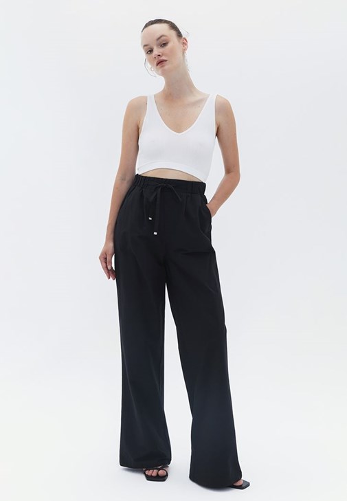Wide-Leg Pantolon ve Dikişsiz Crop Top Kombini