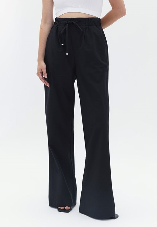 Wide-Leg Pantolon ve Dikişsiz Crop Top Kombini