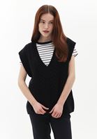 Women Black V-Neck Knitwear Pullover