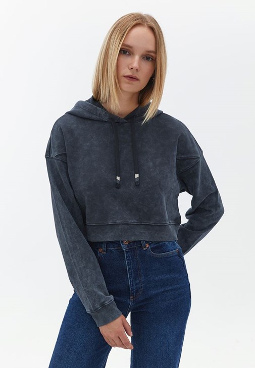 Kapüşonlu Sweatshirt ve Pantolon Kombini