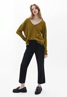 Women Green V-neck Knitwear