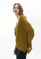 Women Green V-neck Knitwear