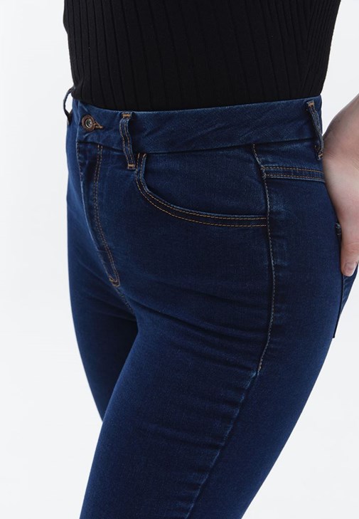 Curvy Denim Pantolon ve Atlet Kombini