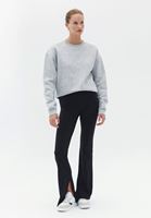 Flare Pantolon ve Oversize Sweatshirt Kombini