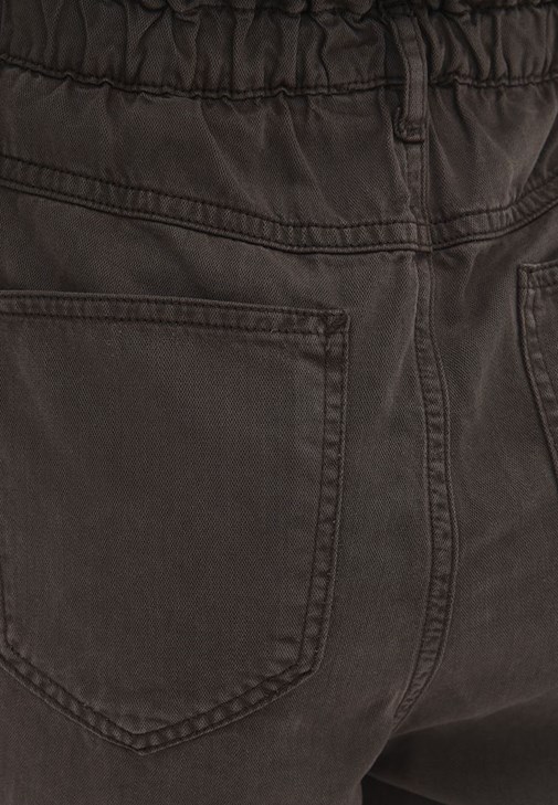 Baggy-Fit Pantolon ve Oversize Sweatshirt Kombini 