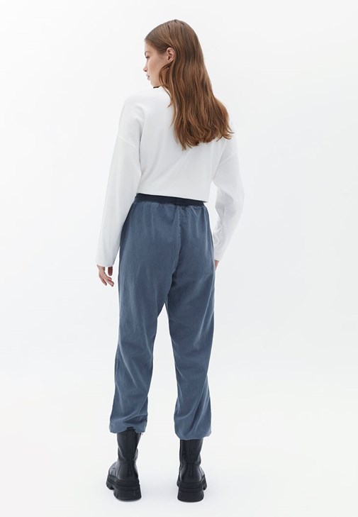 Tencel Jogger Pantolon ve Tişört Kombini