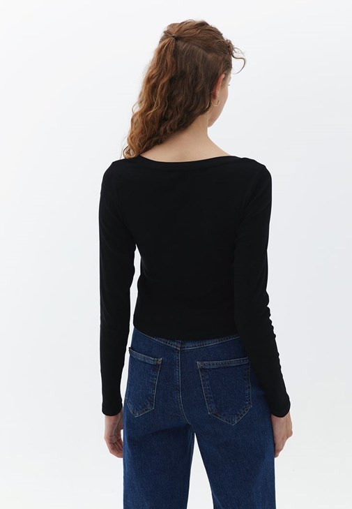 Çıtçıtlı Crop Tişört ve Pantolon Kombini