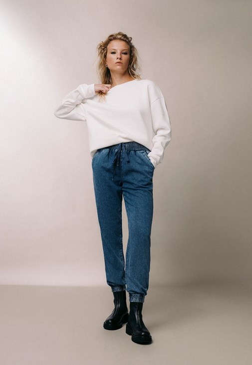 Orta Bel Jogger ve Crop Top Kombini