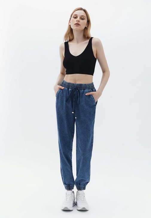 Orta Bel Jogger ve Crop Top Kombini