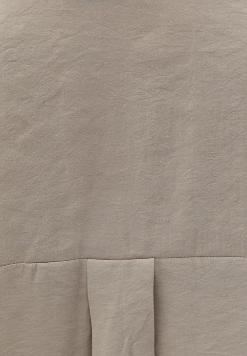 Gömlek ve Yumuşak Dokulu Pantolon Kombini
