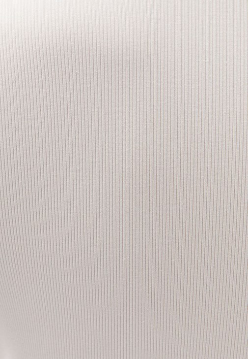 Polo Yaka Tişört ve Kumaş Pantolon Kombini