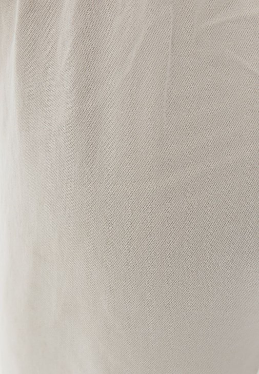 Crop Tişört ve Tencel Pantolon Kombini