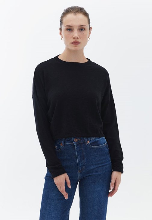Crop Kazak ve Denim Pantolon Kombini