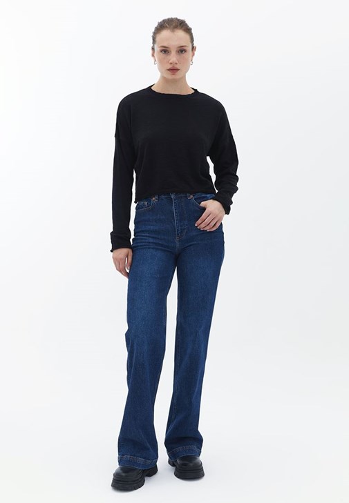 Crop Kazak ve Denim Pantolon Kombini