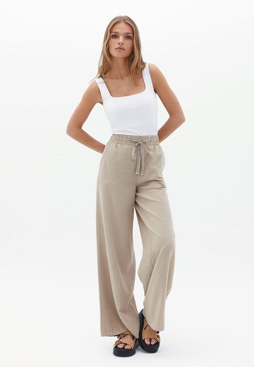 Wide-Leg Pantolon ve Crop Bluz Kombini