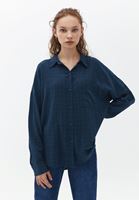 Cepli Oversize Gömlek ve Pantolon Kombini