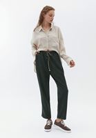 Women Green High Rise Carrot Fit Pants