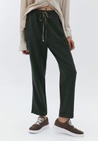 Women Green High Rise Carrot Fit Pants