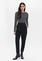 Women Black High Rise Carrot Fit Pants