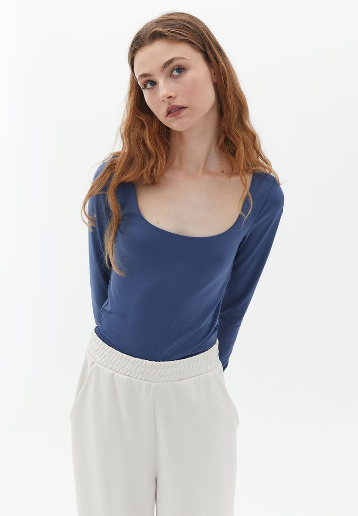 Women Blue Scope Neck Stretch Tshirt