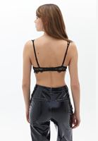 Biye Detaylı Bralet ve Baggy-Fit Pantolon Kombini