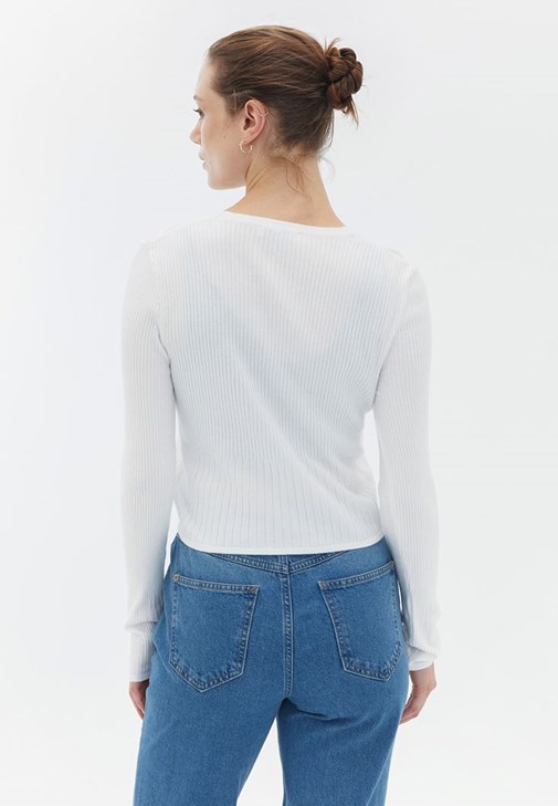 Kısa Hırka ve Denim Pantolon Kombini