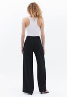 Women Black Mid Rise Wide Leg Pants