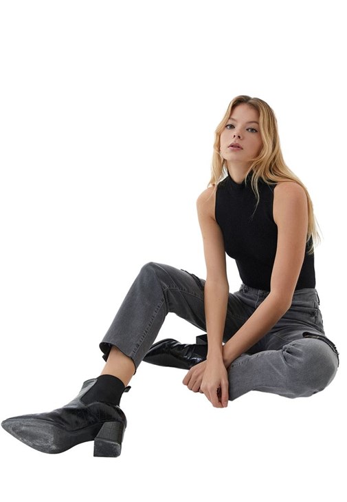 Tencel Wide-Leg Pantolon ve Atlet Kombini
