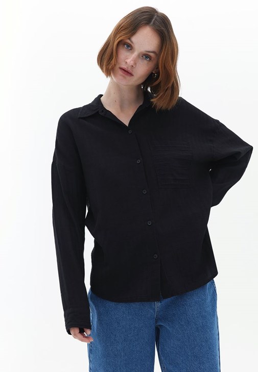 Pamuklu Gömlek ve Mom-Fit Pantolon Kombini