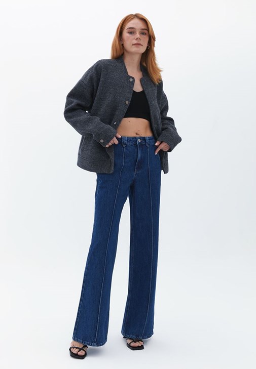 Denim Detaylı Sweatshirt ve Pantolon Kombini