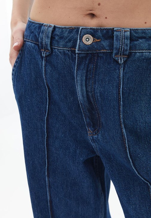 Denim Detaylı Sweatshirt ve Pantolon Kombini