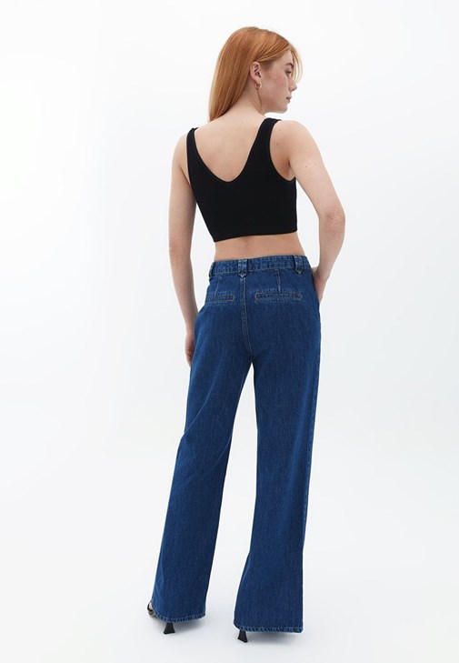 Denim Detaylı Sweatshirt ve Pantolon Kombini