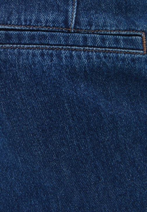 Denim Detaylı Sweatshirt ve Pantolon Kombini