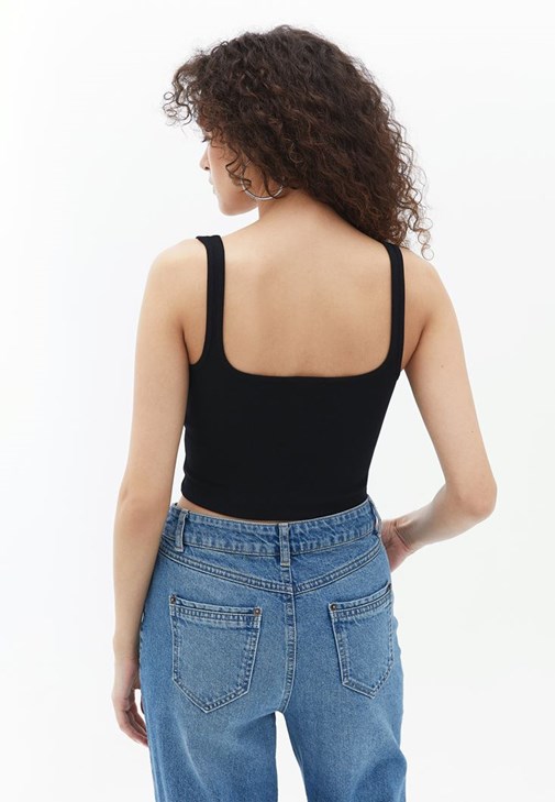 Pamuklu Crop Atlet ve Denim Pantolon Kombini