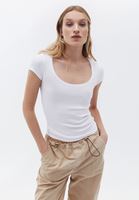 Women White Cotton Scope Neck Tshirt