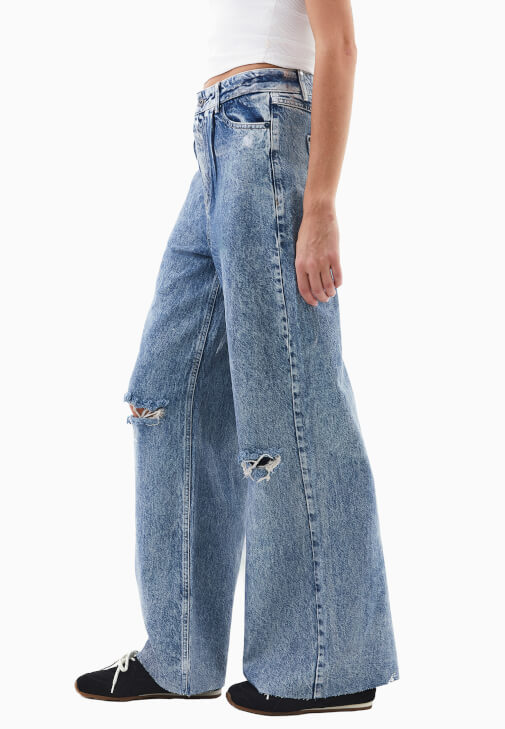 Wide-Leg Pantolon ve Crop Hırka Kombini