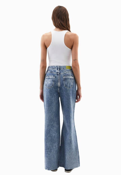 Wide-Leg Pantolon ve Crop Hırka Kombini