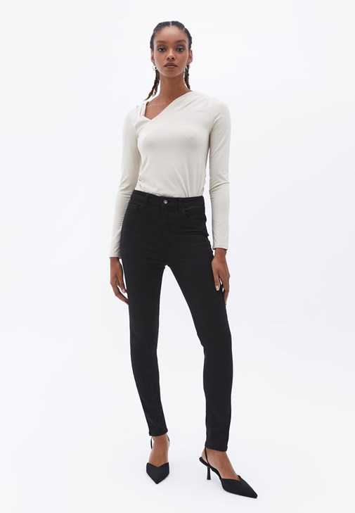 Kruvaze Yaka Bluz ve Skinny-Fit Pantolon Kombini