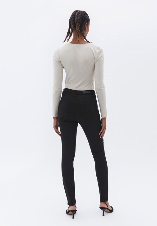 Kruvaze Yaka Bluz ve Skinny-Fit Pantolon Kombini