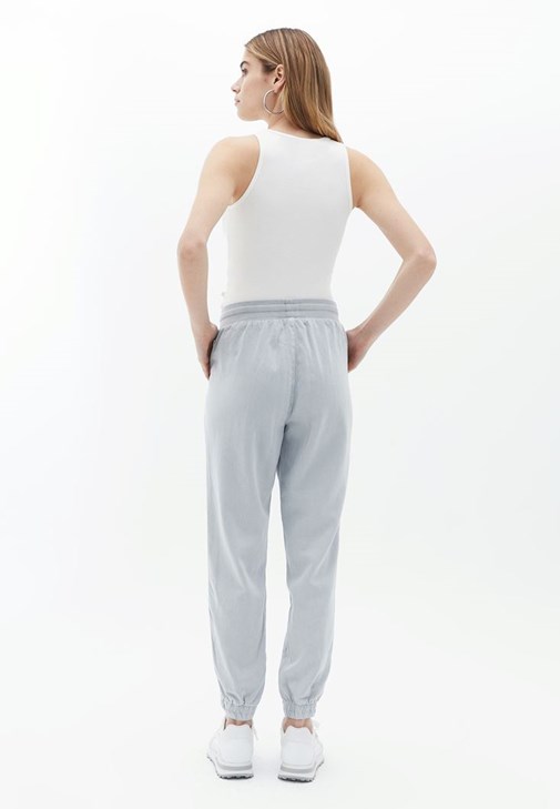 Pantolon ve Loose-Fit Sweatshirt Kombini