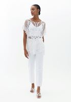 Bayan Beyaz Loose-Fit Ajurlu Bluz