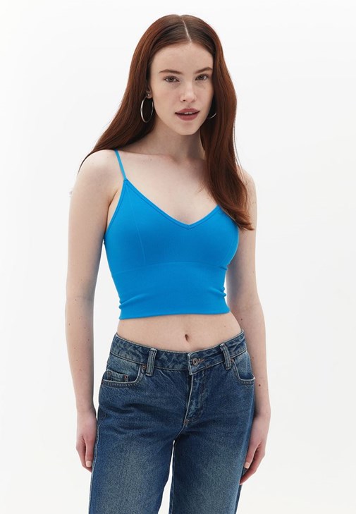 Crop Top ve Düşük Bel Pantolon Kombini