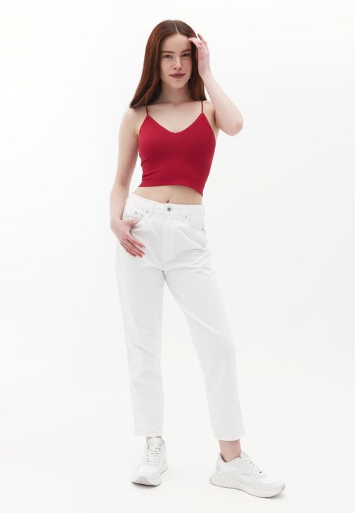 Crop Top ve Mom-Fit Pantolon Kombini