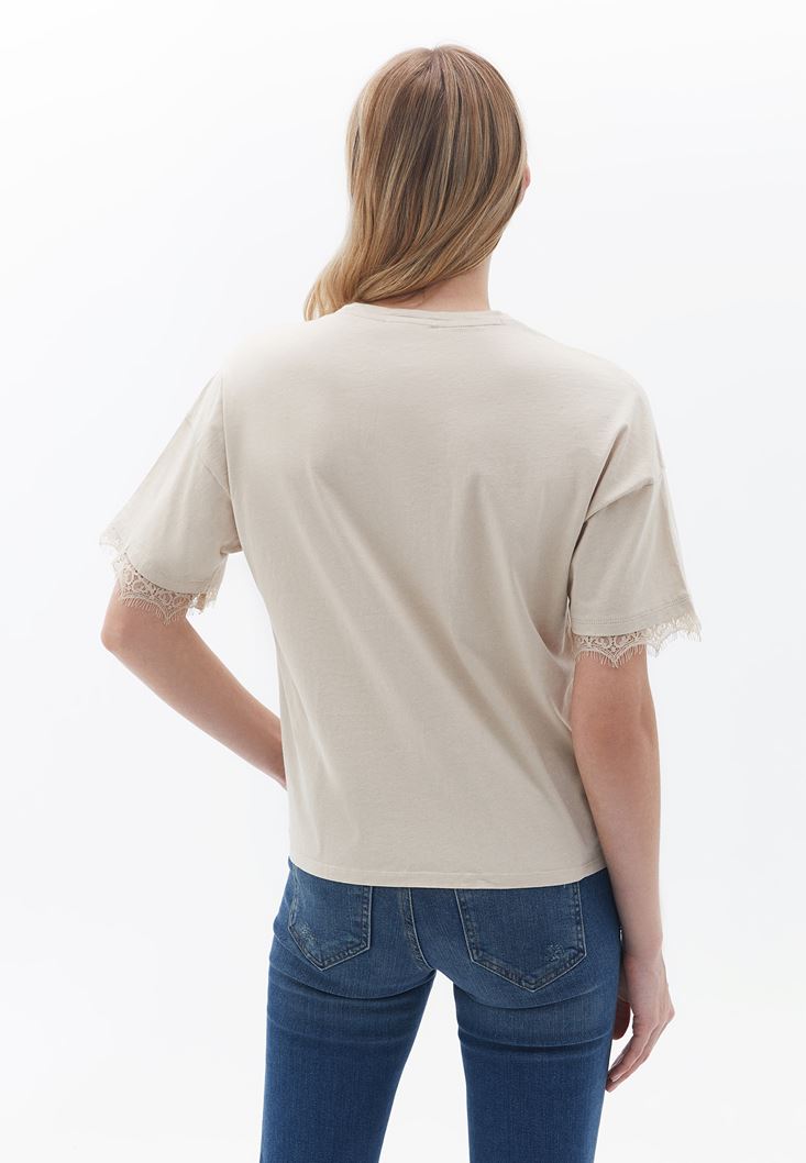 Women Beige Crew Neck Loose Fit Tshirt