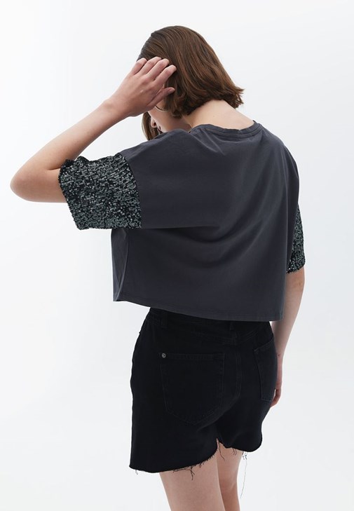 Oversize Crop Tişört ve Şort Kombini