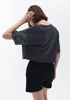 Oversize Crop Tişört ve Şort Kombini