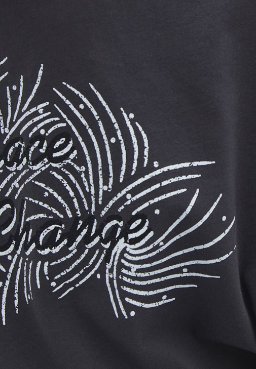 Oversize Crop Tişört ve Şort Kombini
