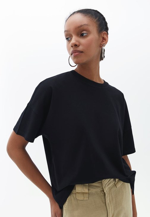 Oversize Tişört ve Baggy-Fit Pantolon Kombini
